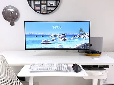 PCガジェット特集｜在宅ワークのPCデスク環境を写真で紹介