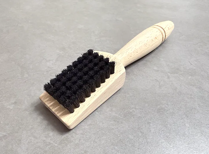 使用した天然毛のシミ抜きブラシ