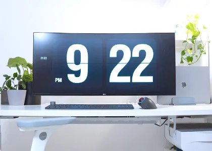 PCデスク配線整理グッズ