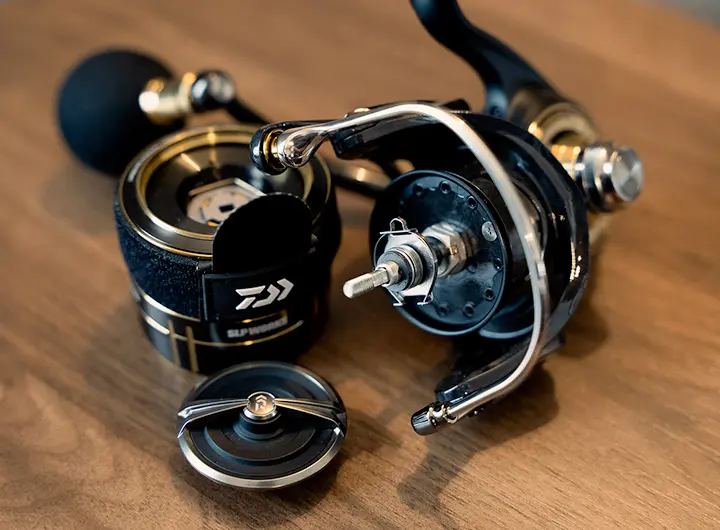 DAIWA（釣り） ダイワ　スピニングリール　19セルテート　LT5000-XH　エクストラハイギア　SLPW　カスタムボディ　名機　希少　日本製