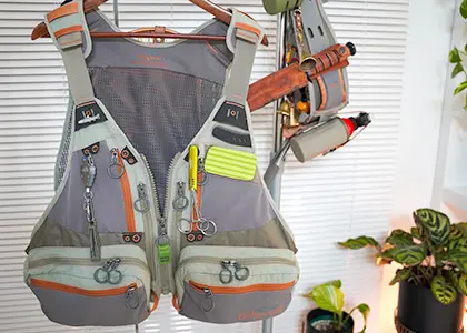 フィッシングベストで釣りしたら便利すぎた。選び方やおすすめは?